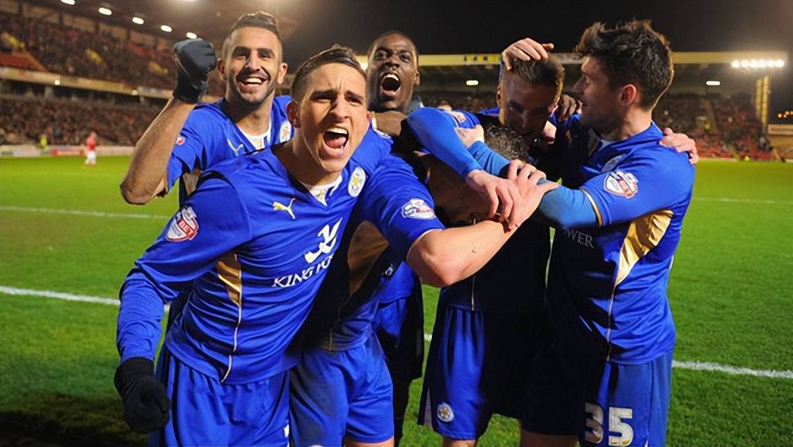 莱沃库森队在比赛中全力以赴,取得胜利 莱沃库森队在比赛中全力以赴,取得胜利