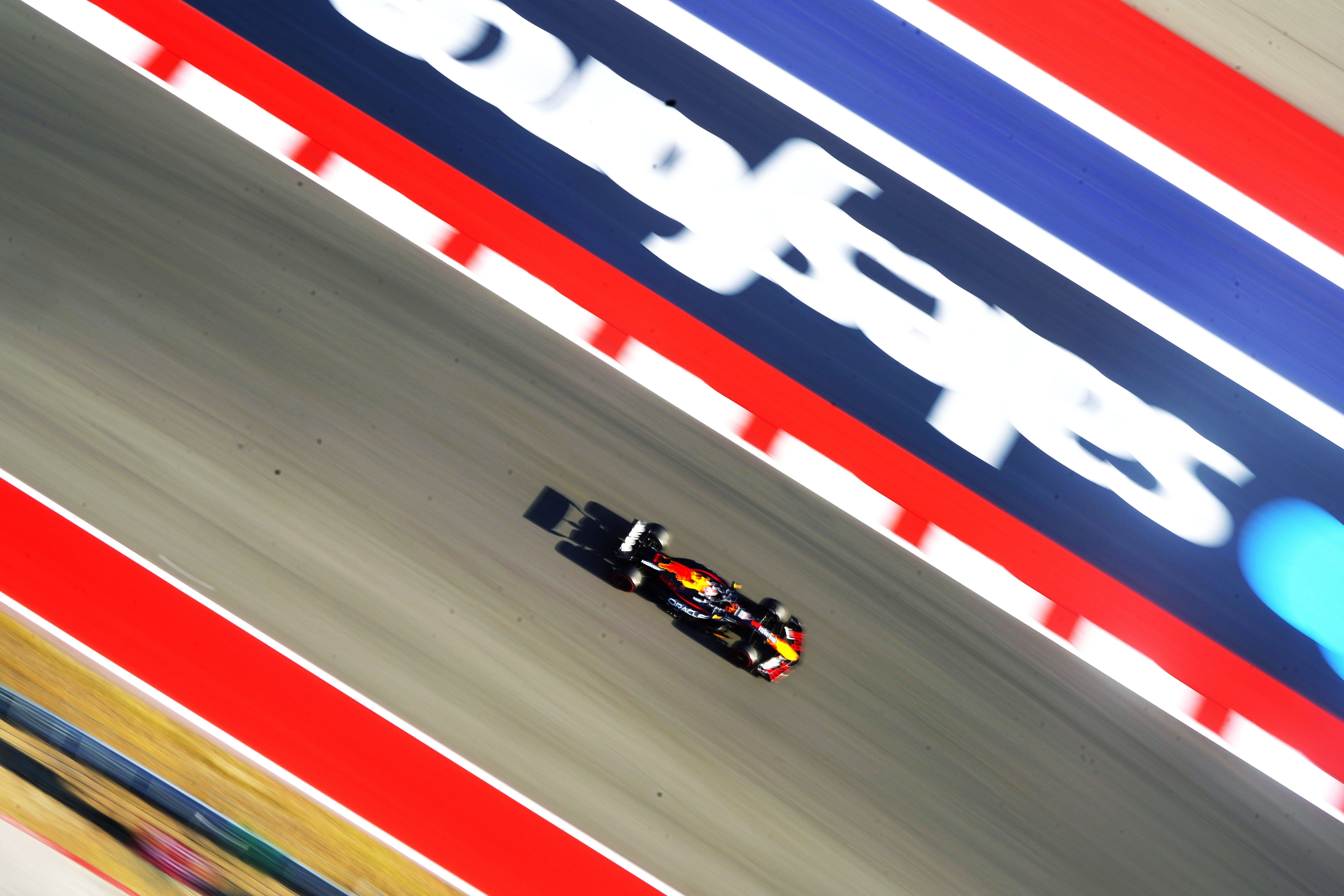 红牛车队轻取雷诺车队，维斯塔潘扛起全队