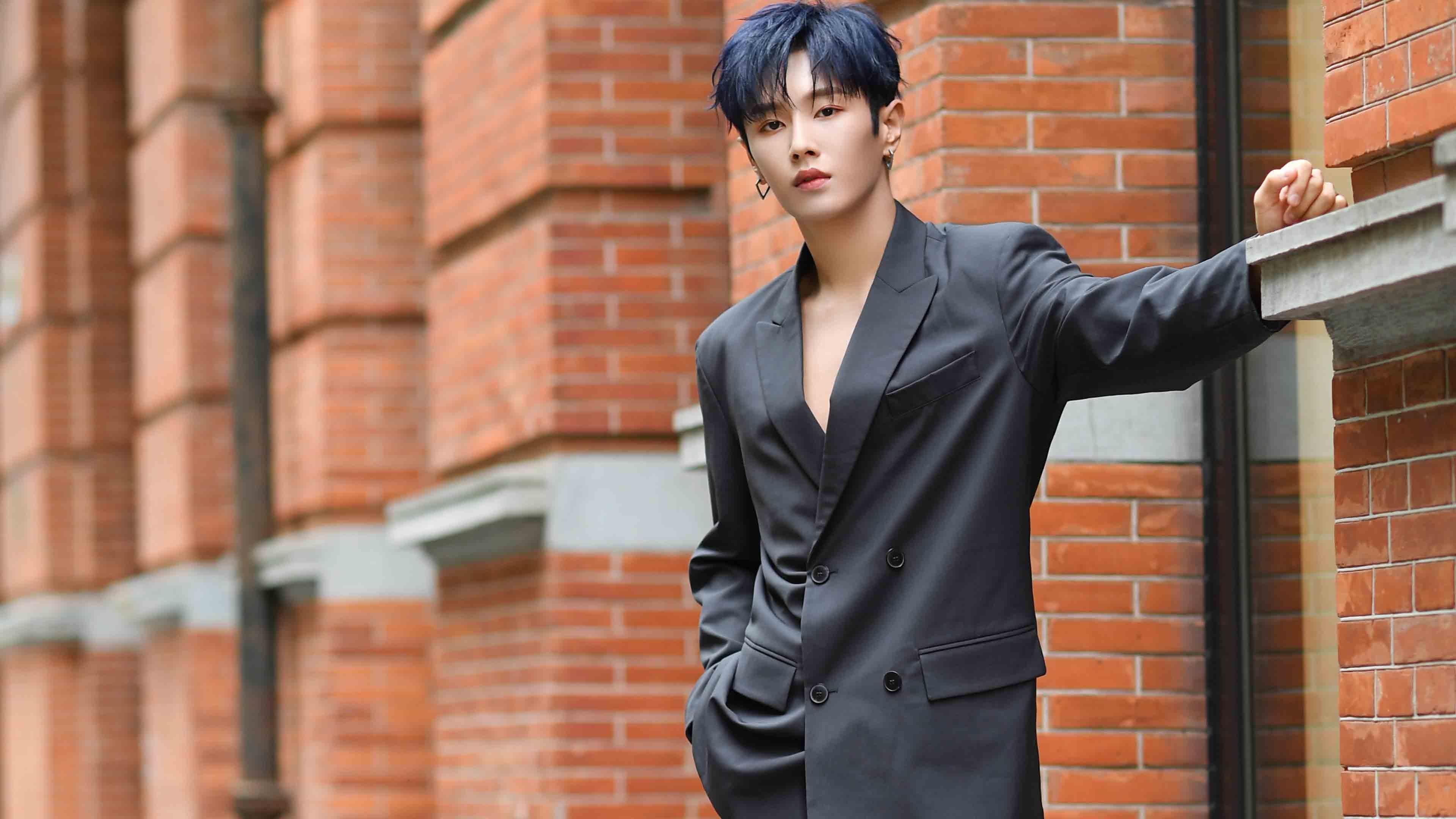 钢拳碎盾，数字与记忆的对决，霍勒迪的34+之夜与猛龙的艰难加冕